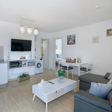 Bella Vista - New York * Puerto del Carmen (Lanzarote)